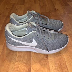 Nike Tanjun Running Shoe